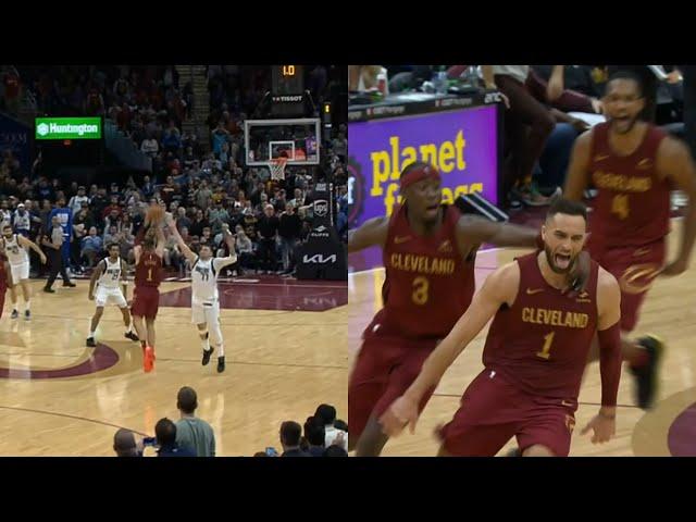 Max Strus hits most INSANE game winner buzzer beater from 3/4 court vs Mavs 