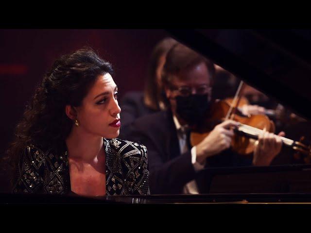 Beatrice Rana plays Tchaikovsky: Piano Concerto No. 1, Op. 23: II. Andantino semplice