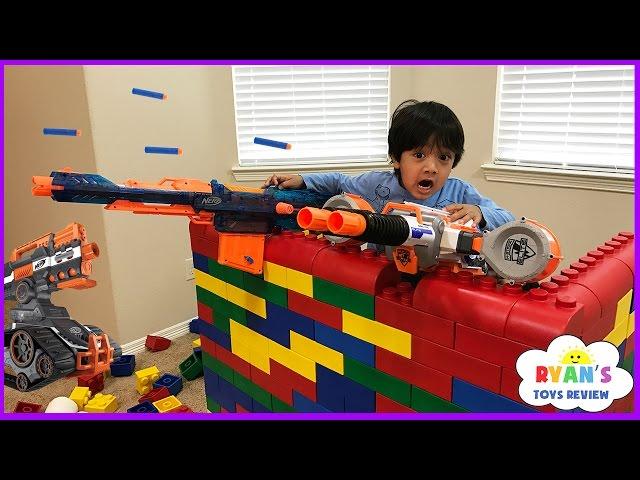 Nerf Gun War Kid vs Daddy! Protect the Fort! Family Fun Playtime with Ryan ToysReview