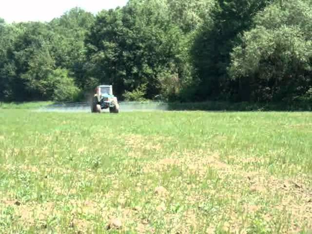 Агро Завалля Оприскування сої Раундапом на ЮМЗ^Spraying soybean