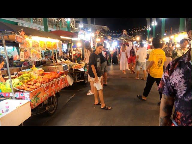 Night crossing of the Banzaan Fresh Market Patong / Thailand