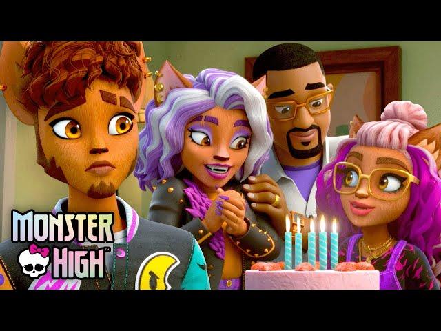 Clawd Is Stuck in a Time Loop on Friday the 13th! | Monster High