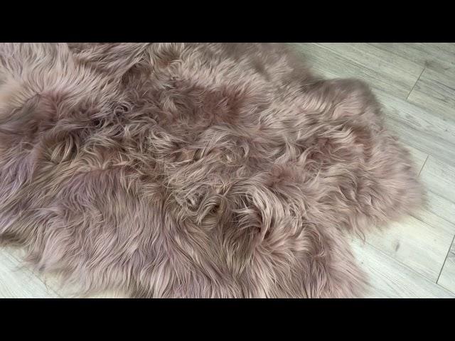 Close up of the Quattro icelandic Sheepkin Rug in rose PInk