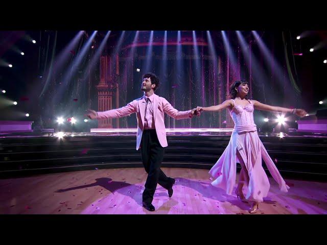 Xochitl Gomez and Val Chmerkovskiy's Finale Performance – Dancing with the Stars