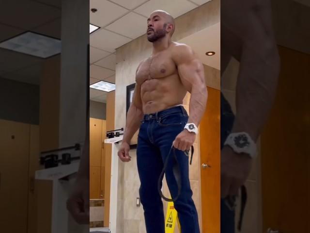 Muscle man in jeans ️ fit4ever_perez