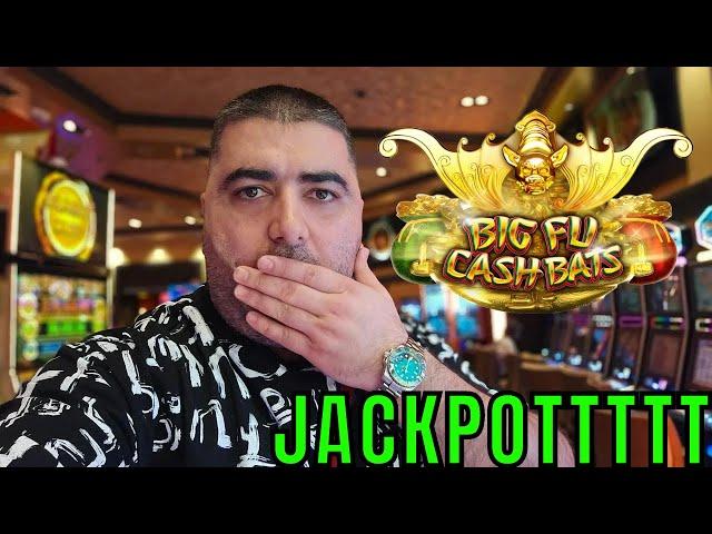 Craziest New Slot Player Hitting JACKPOT At Casino