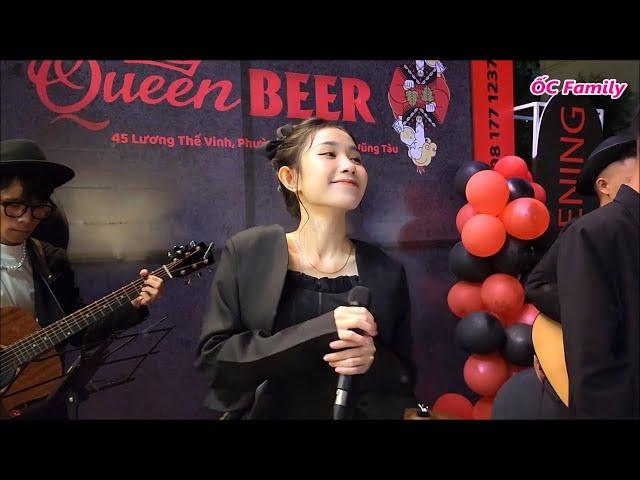 Beautiful Girl Singing With Vietnamese Acoustic Band So Wonderful | ỐC Family