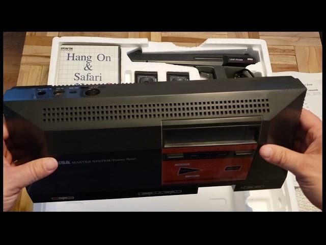 Unboxing 1986 Sega Master System.