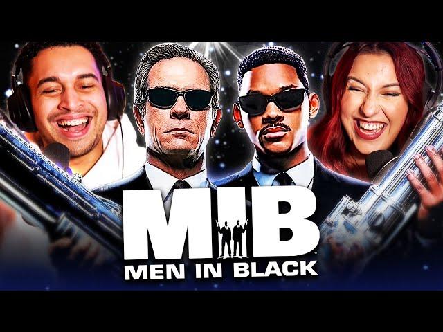 MEN IN BLACK (1997) MOVIE REACTION - SUCH A FUN SCI-FI BLOCKBUSTER! - FIRST TIME WATCHING - REVIEW