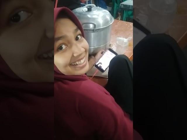 video lucu cewek lagi vc sama pacarnya.