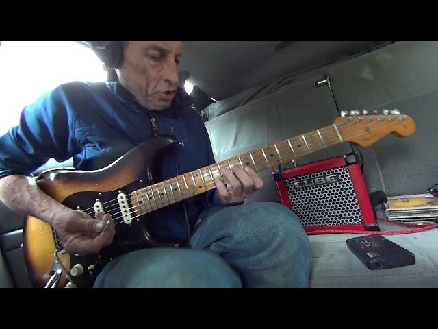 Roland Micro CUBE GX Portable Guitar Amp: Demo Jam!