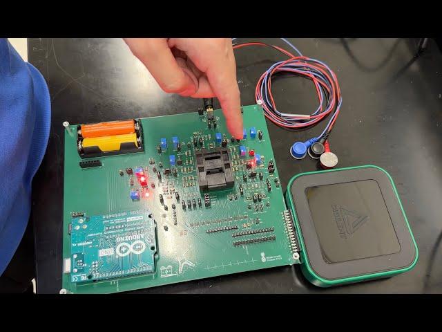 ECG Measurement System including 10-bit SAR ADC