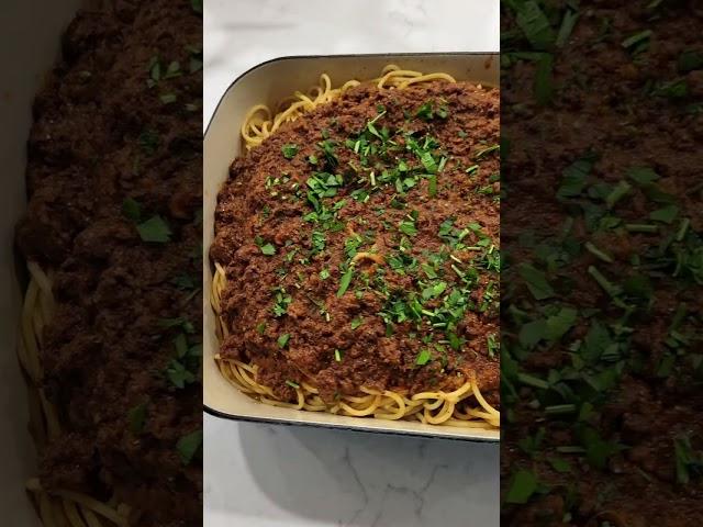 Garden Tomato + Basil Salad, Garlic + Lemon Rapini and Spaghetti Bolognese #food #easyrecipe