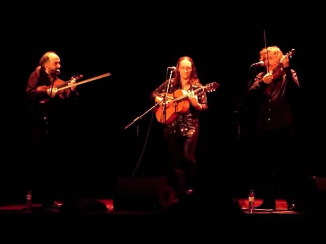 Loyko Trio playing Russian Gypsy music - live in Brussels 2010