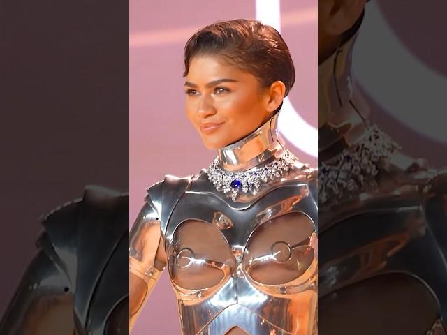 SEE Zendaya's UNREAL robot outfit in detail | HELLO!