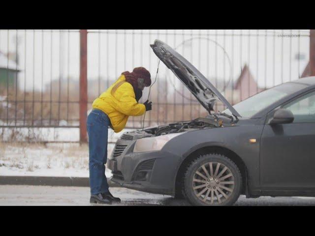 Yes, warming up your car before driving in cold weather can damage the engine