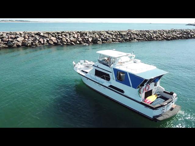 Hi Star 54 Flybridge Cruiser - Walkthrough