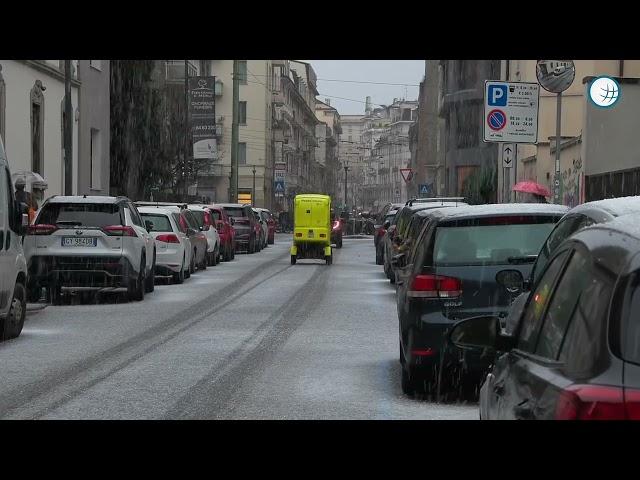 Grandinata su Milano, 14 Febbaio 2025. Strade imbiancate