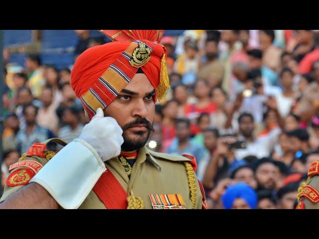 Attari - Wagah Border Beating Retreat Parade, India & Pakistan (FULL) !