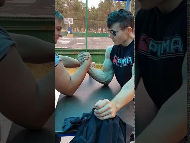 Борьба  armwrestling