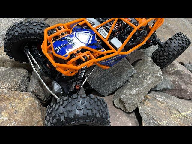 Axial Ryft 4s Rock Bouncer Unboxing and Test Run. Insane Torque!! RBX10