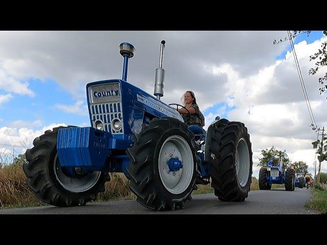 Biggest classic convoy of ONLY Ford oldtimer tractors driving in Belgium // never seen before!