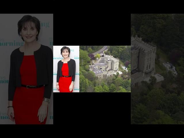 She lives alone in a castle with cats#enya #celebrities #fashion #onlytime