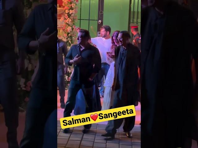 Salman Khan With Sangeeta BijlaniAt Eid Party️#shorts#shortvideo#salmankhan#sangeeta#viral