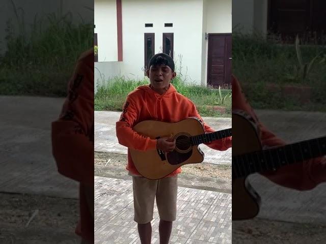 VIRAL Pengamen JUN KIKI asal kupang ntt ini membawakan lagu Beggin - Maneskin dengan sangat keren