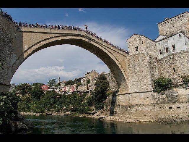 Extremely dangerous jump from Stari Most bridge, Mostar.