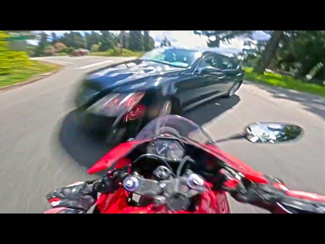 12 MINUTES OF CRAZY AND UNBELIEVABLE Motorcycle Moments