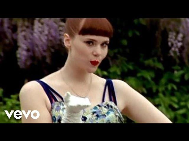 Kate Nash - Kiss That Grrrl