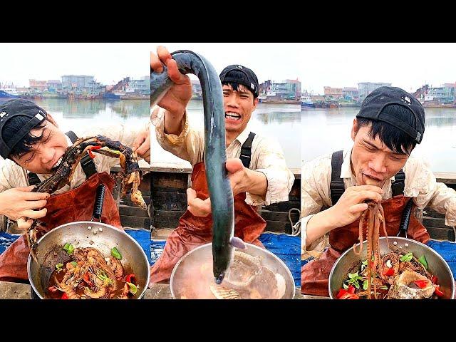 Fishermen eating seafood dinners are too delicious 666 help you stir-fry seafood to broadcast 90