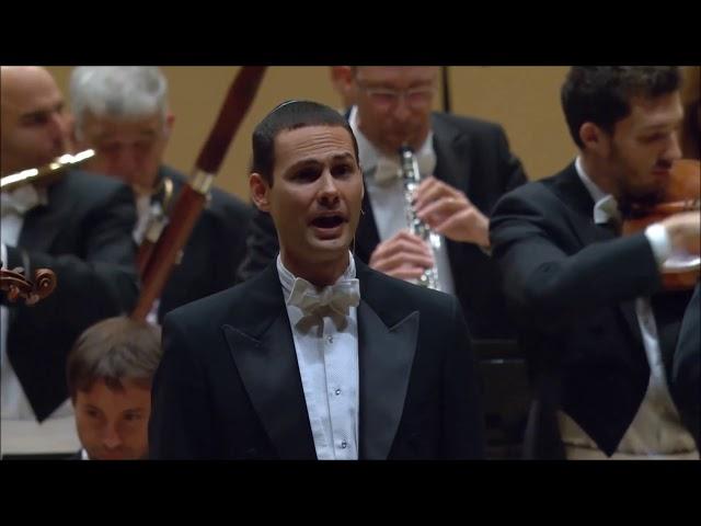 Cantor Azi Schwartz Sings The Star-Spangled Banner at Carnegie Hall