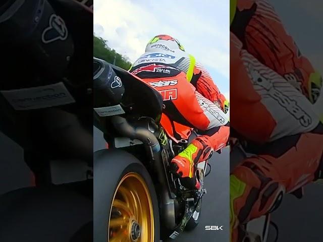 Bassani vs Bautista OnBoard with Rea at Most  | #CZEWorldSBK 