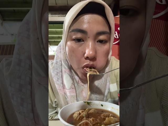 MAKAN BAKSO SETELAH SEKIAN LAMA GA MAKAN BAKSO! NO EDIT