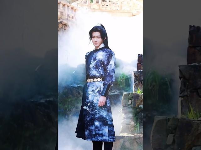 @yzy5152  Ye Ming ! #china #cosplayer #amazing #handsome #douyin #thebest #hanfu #cosplay