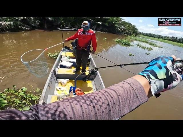 APAKAH YANG DICARI DALAM SUNGAI INI ??