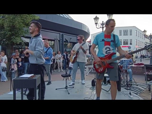 30.07.2024 Brest Belarus...  Уличные музыканты/Street musicians... Walks with Victoria