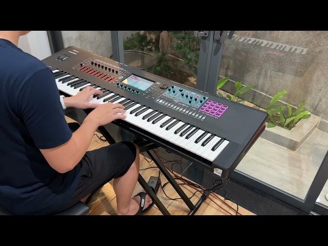 Test Roland Fantom 7: Piano, E Piano, Organ, Synth, Strings| Blessed Music