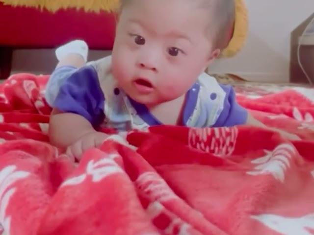 Baby kei with DS trying to CRAWL