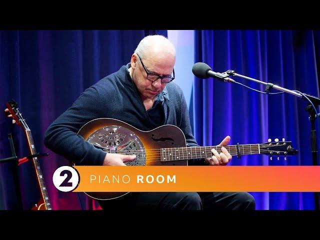 Mark Knopfler - Romeo and Juliet (Radio 2 Piano Room)