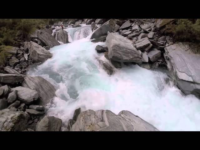 Kokatahi, Kayak in west coast New Zealand