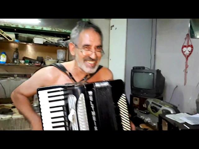 Armenian accordionist RUBEN YOOKHANYAN /RAFO/ plays a wounderful improvisation of Spanish music!!