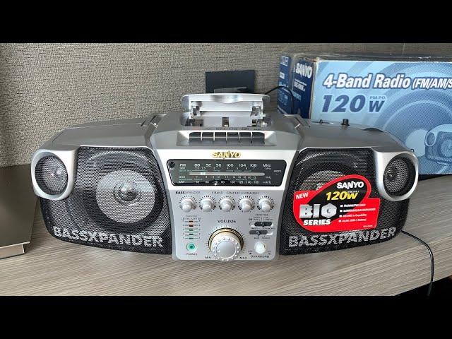 Sanyo BIG-500K boombox with BASSXPANDER