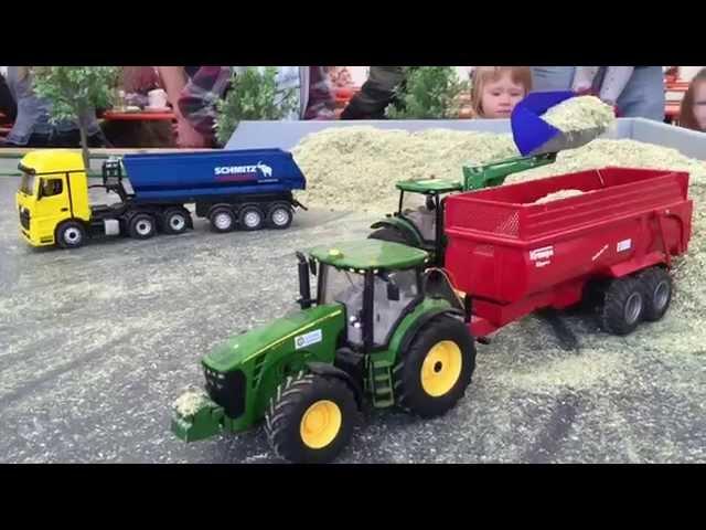 1/32 RC Trucks and Tractors drive Corn silage at an Exhibition