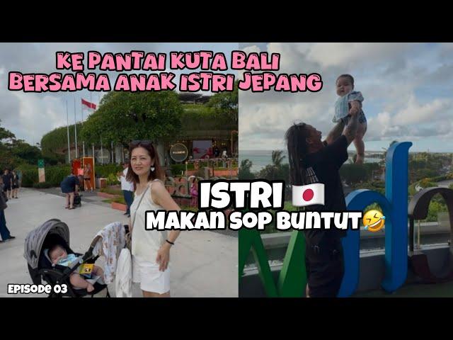 istri jepang mempercantik diri sebelum kepantai kuta bali