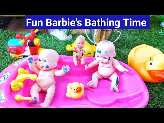 Naughty Little Barbie's Taking Bath in Tub/Barbie Baby Doll Taking Bath Barbie doll Bathroom Routine