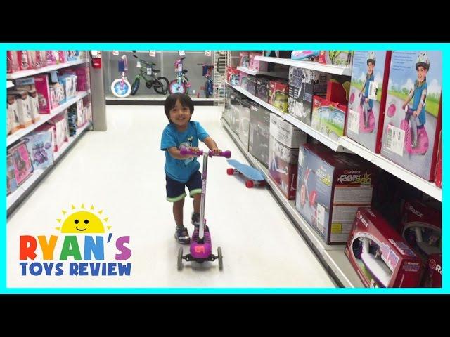 Disney Cars Lightning McQueen Scooter Shopping Trip with Ryan ToysReview