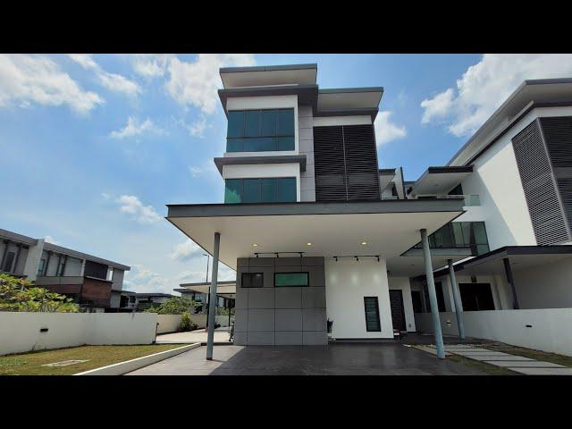 Corner 3 Storey Semi-D Foreston Bukit Puchong with Big Land